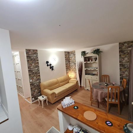Deux Pieces Terrasse Daire Moret-sur-Loing Dış mekan fotoğraf