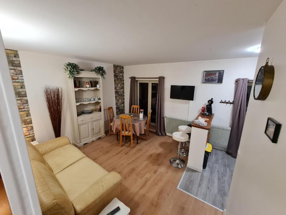 Deux Pieces Terrasse Daire Moret-sur-Loing Dış mekan fotoğraf